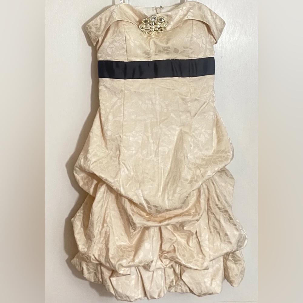 Maddy Paige Girls Puffy Dress Size 3/4 Strapless Prom Cocktail Dress